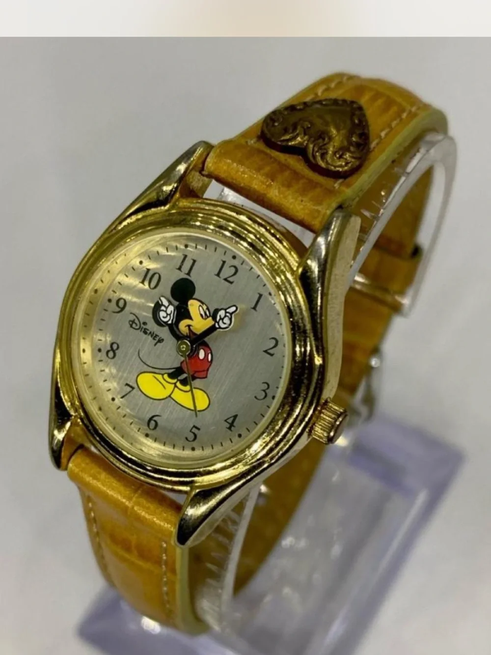 Disney *** Mickey Mouse Ladies Gold-Tone Watch /  Tan Strap * Collectors *^*